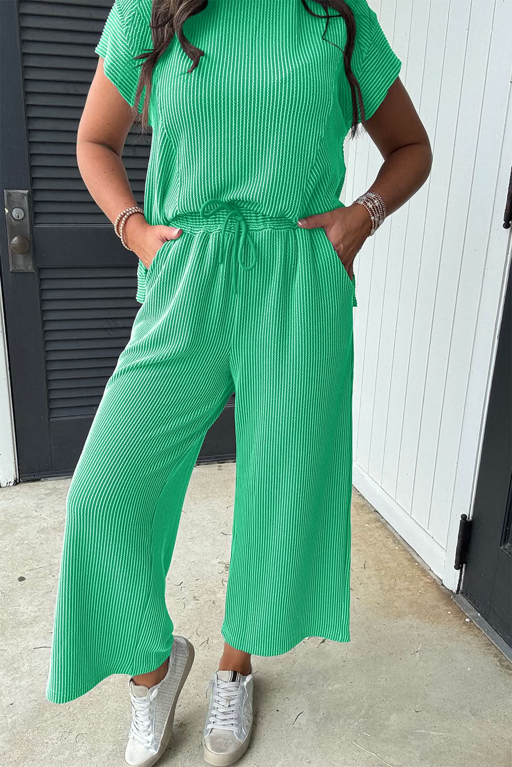 Helles Grünes, Festes, Geknotetes Strick-T-Shirt mit kurzen Ärmeln und Hose mit weitem Bein Set