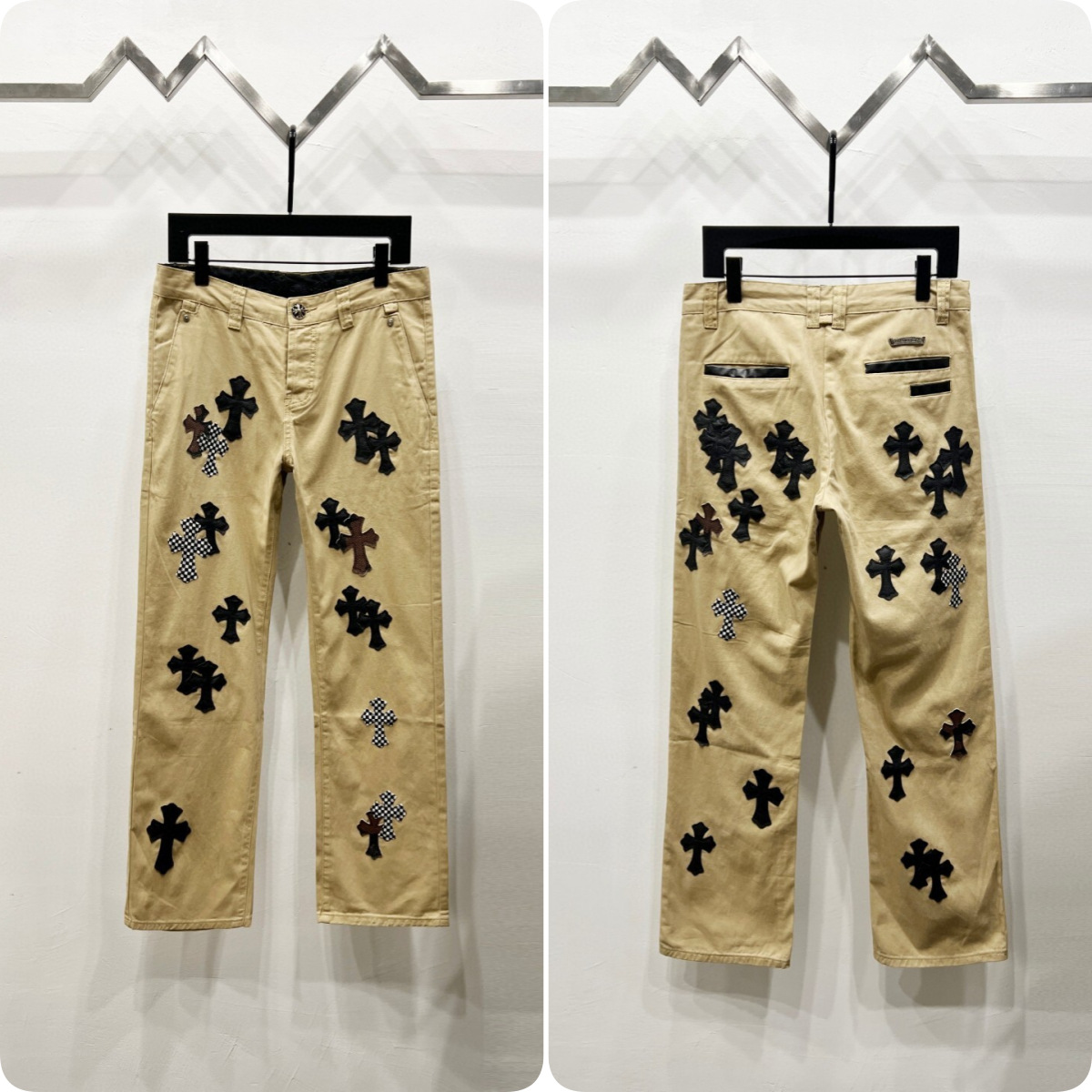 Jeans mit Kreuz-Lederetikett, weite Jeans im High-Street-Stil