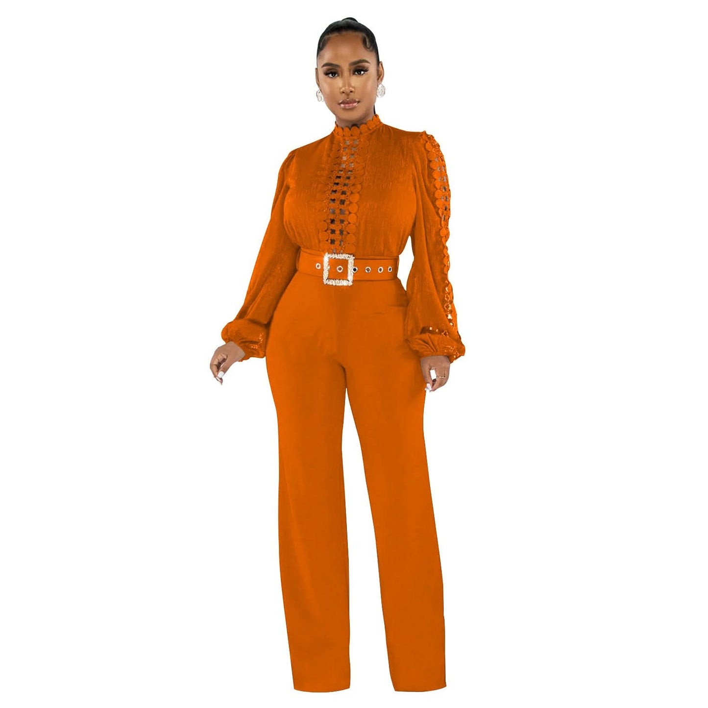 Einfarbiger, langärmeliger Jumpsuit mit Gürtel, Rüschen und Cut-outs an der Hose
