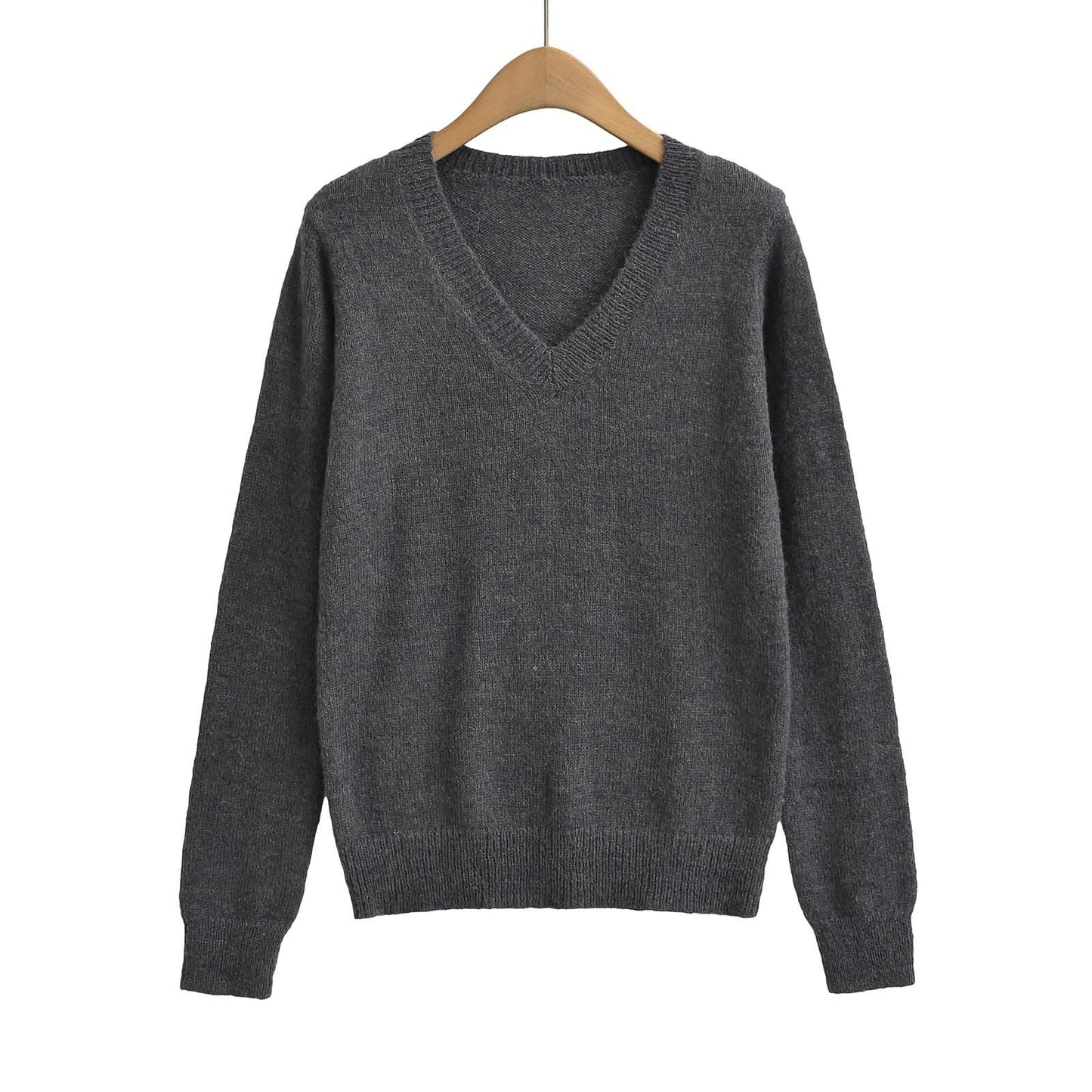 Solid color V-neck long sleeved sweater