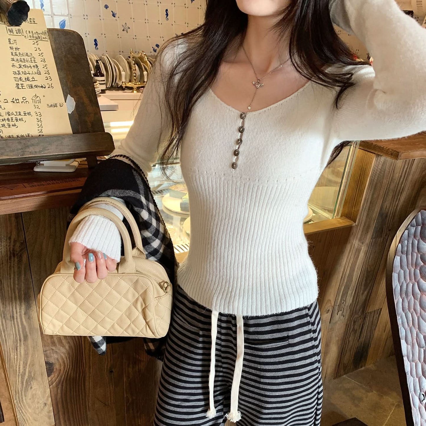 Pinker V-Ausschnitt Rippstrickpullover für Damen, schmal geschnitten, kurzes Oberteil