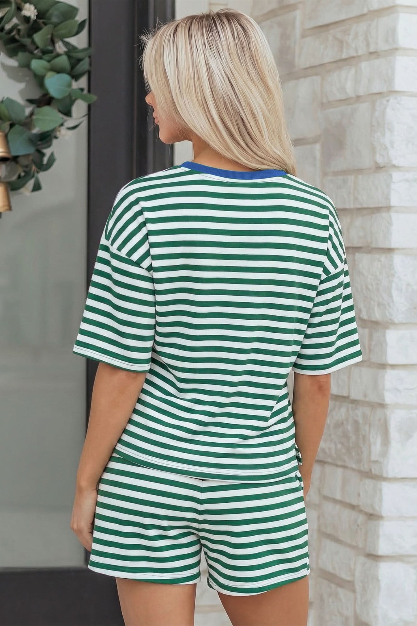 Grün gestreiftes Drop-Shoulder-Loungewear-Set aus Frottee mit lässiger Passform