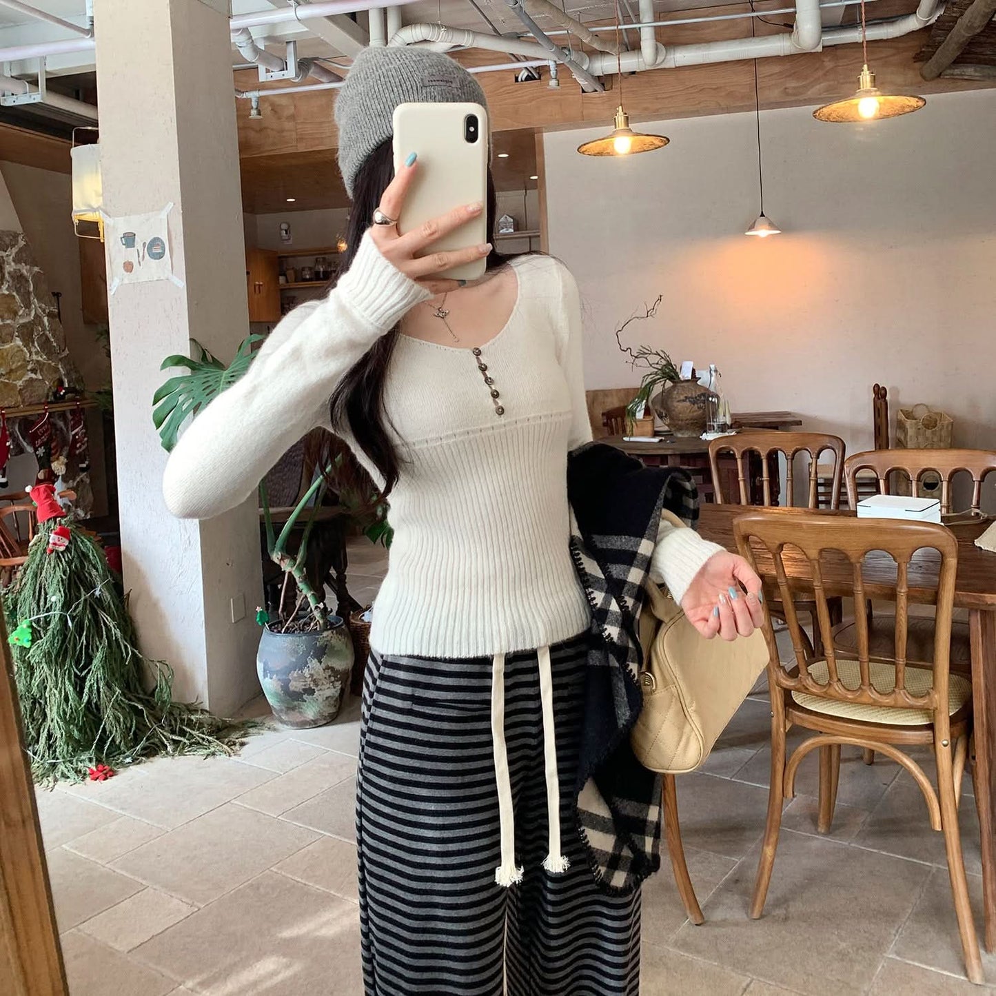Pinker V-Ausschnitt Rippstrickpullover für Damen, schmal geschnitten, kurzes Oberteil