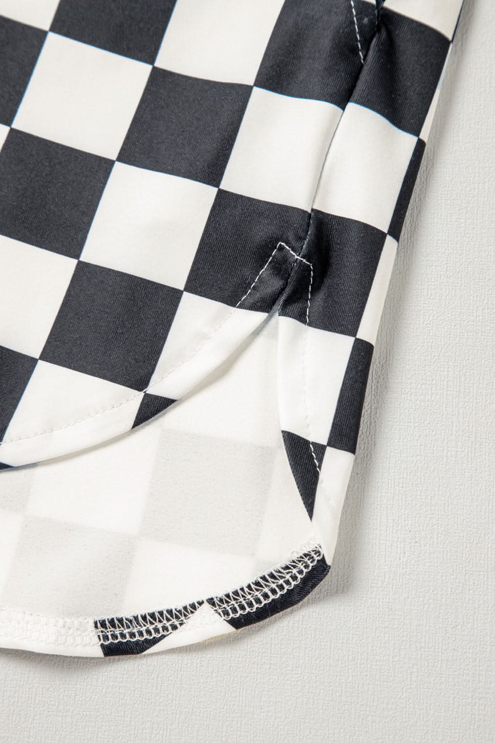 Schwarze, karierte Shorts mit hoher Taille