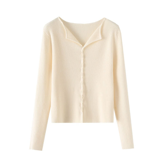 Single breasted long sleeved sweater