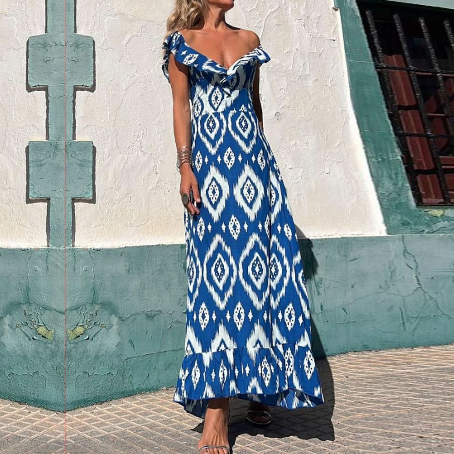 Elegantes ärmelloses Kleid mit V-Ausschnitt, Rüschen, elastischer Raffung und weitem Rock