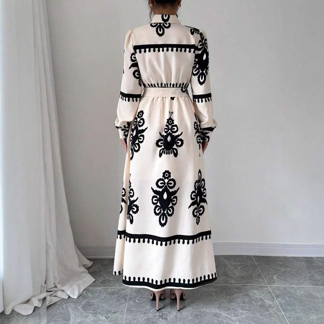 Bedrucktes Wickelkleid im A-Linien-Schnitt