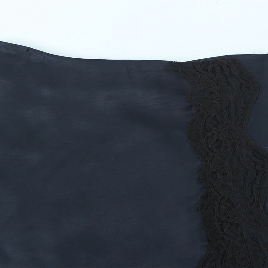 Minischlupfrock aus Spitzen-Satin-Textur
