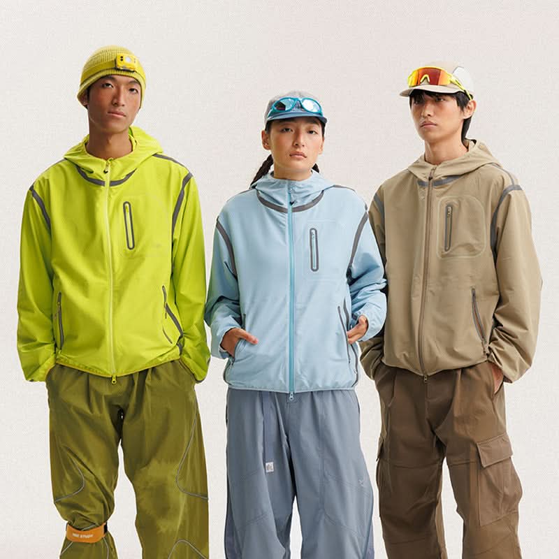 Reflective strip splicing hooded jacket