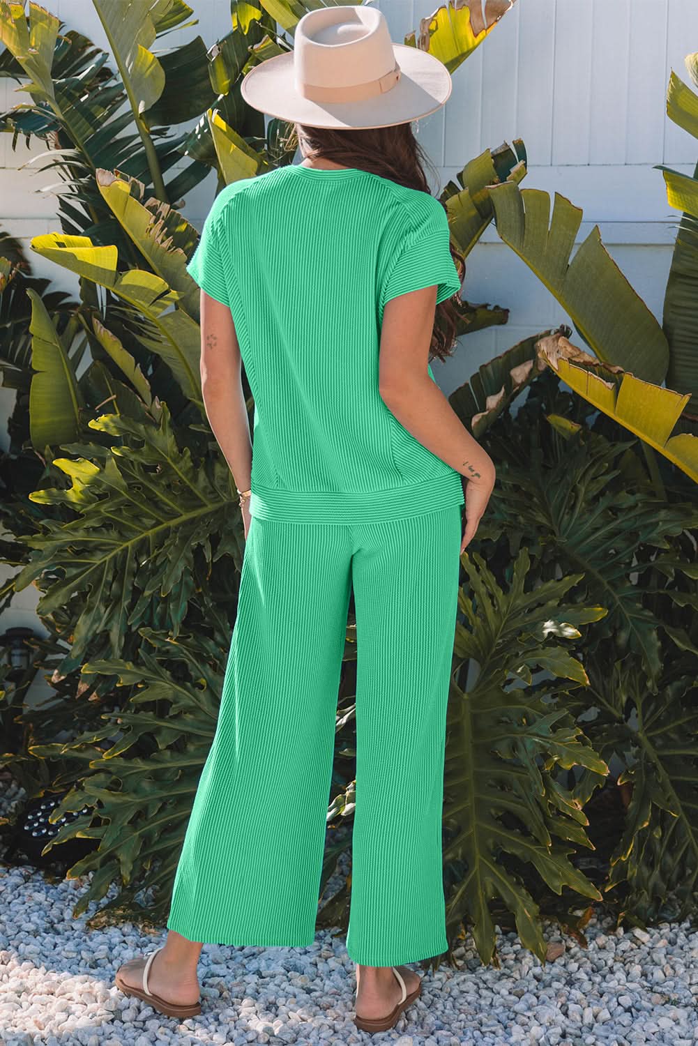 Helles Grünes, Festes, Geknotetes Strick-T-Shirt mit kurzen Ärmeln und Hose mit weitem Bein Set