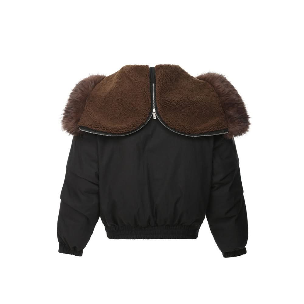 Baumwolljacke mit Kapuze, Pelzkragen und Knöpfen aus Kuhhorn