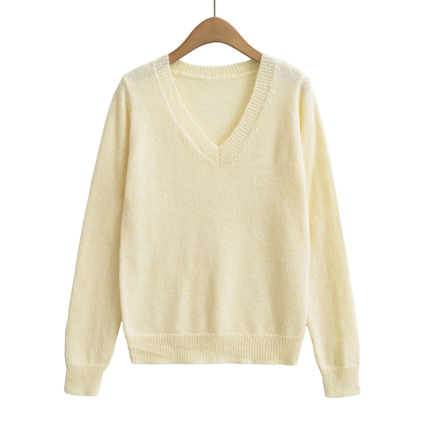 Solid color V-neck long sleeved sweater