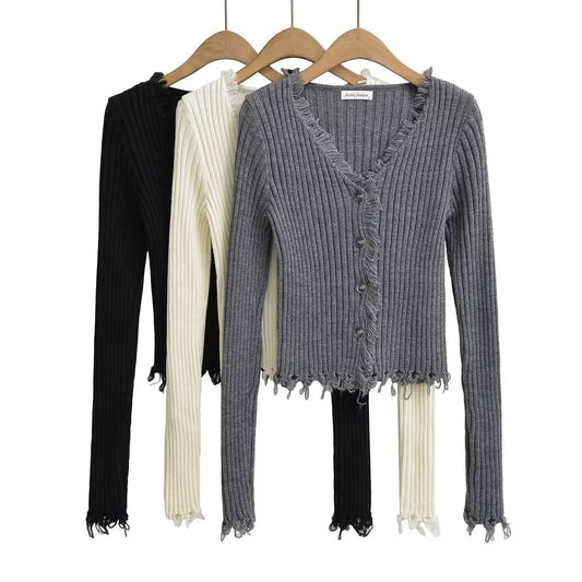 V-neck single breasted slim fit sweater