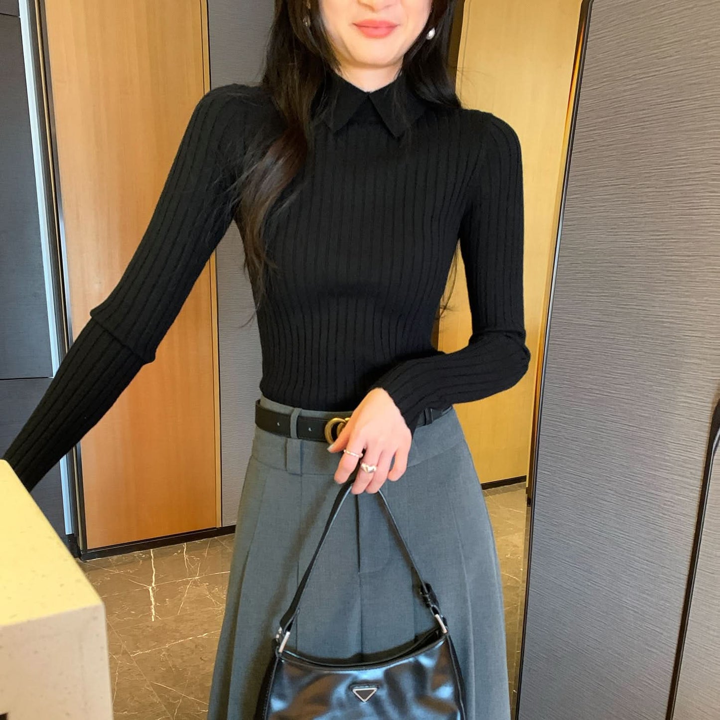 Damen-Poloshirt mit Piqué-Kragen, schmaler Passform, Unterzieh-Strickoberteil in Aprikose, elegante Bluse