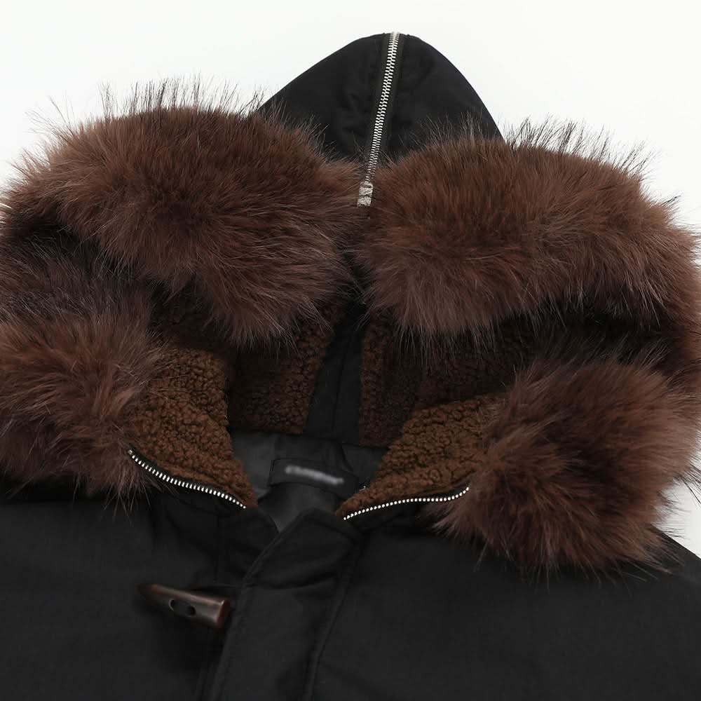 Baumwolljacke mit Kapuze, Pelzkragen und Knöpfen aus Kuhhorn