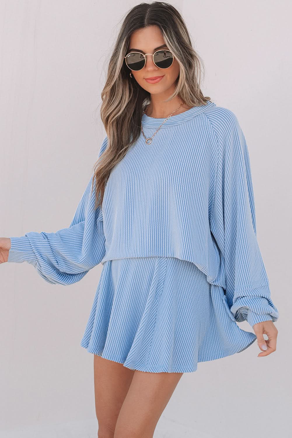 Sky Blue Corded Laternenärmel Top mit hoher Taille Rüschen Mini Skort Set