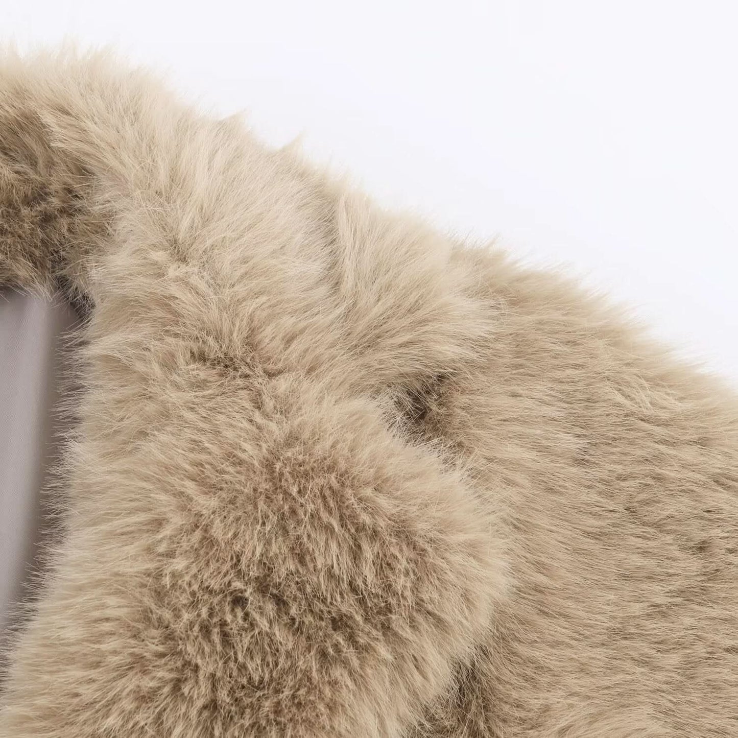 Kurze Jacke in Kunstpelzoptik