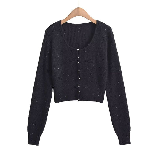 Solid color long sleeved round neck sweater