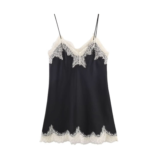 Color blocked lace satin textured top