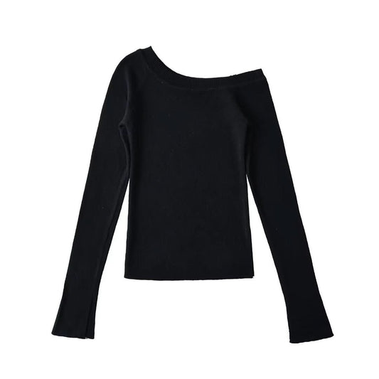Slanted shoulder, exposed shoulder, open cuffs, top