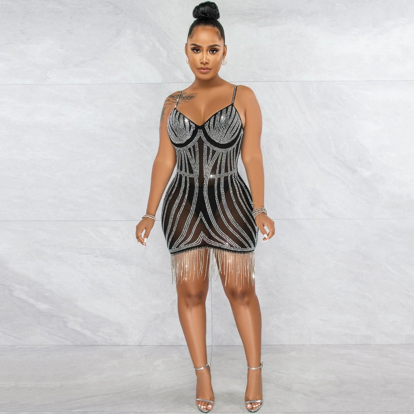 Sexy, ärmelloses, trägerloses Crop-Top-Kleid mit Verzierungen und Fransen