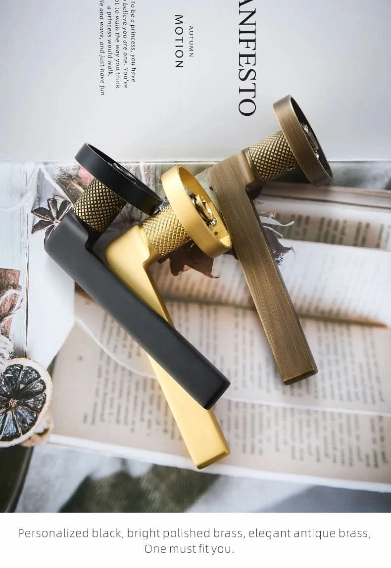 Dooroom Messing Türdrücker, geräuschlos, Schwarz-Gold, für Schlafzimmer, Badezimmer, Holztür, Schloss-Set, Blindgriffknauf