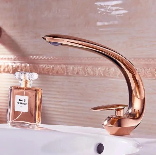 Rose Gold Basin Faucet Modern Bathroom Sink Mixer Tap Brass Wash basin Faucet Single Handle Single Hole  Crane For Bathroom