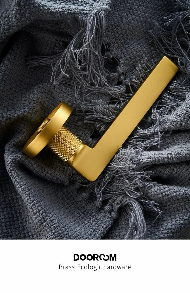 Dooroom Messing Türdrücker, geräuschlos, Schwarz-Gold, für Schlafzimmer, Badezimmer, Holztür, Schloss-Set, Blindgriffknauf