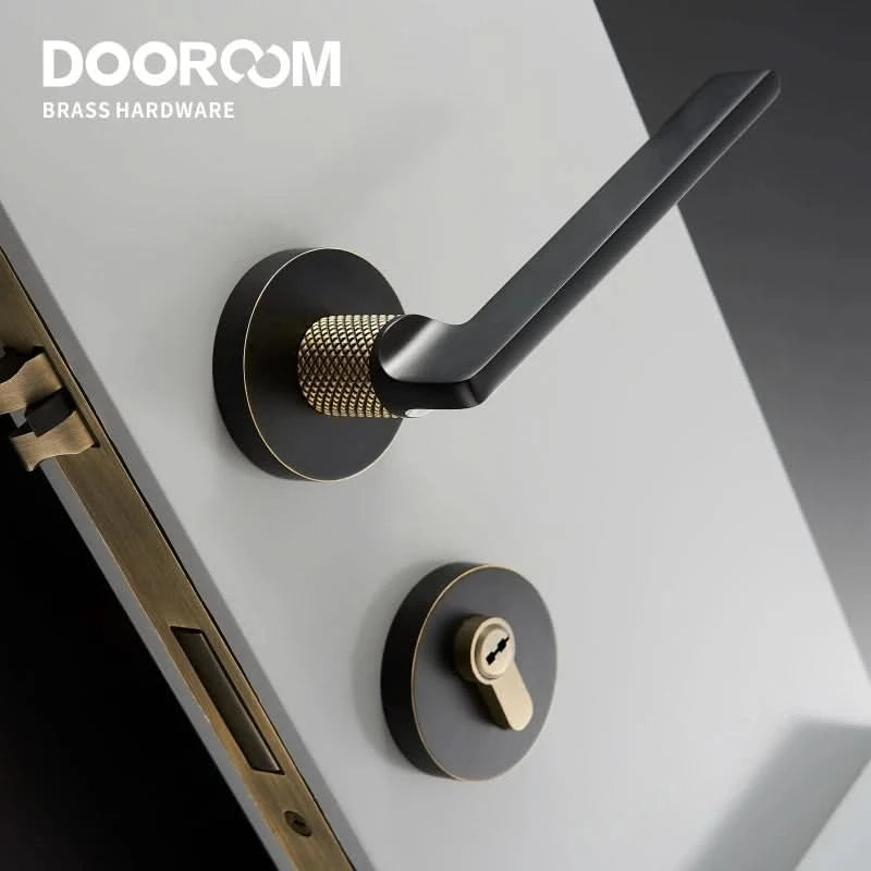 Dooroom Messing Türdrücker, geräuschlos, Schwarz-Gold, für Schlafzimmer, Badezimmer, Holztür, Schloss-Set, Blindgriffknauf