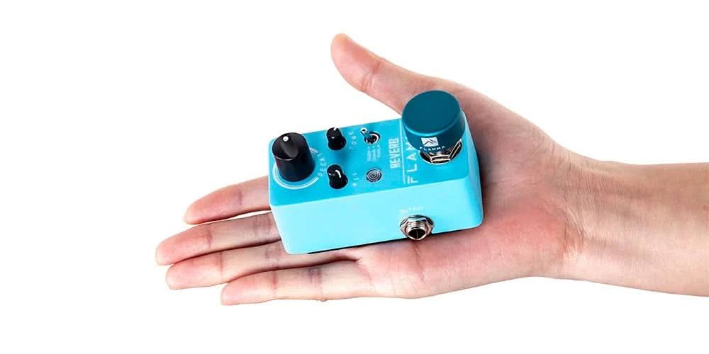 FLAMMA FC02 E-Gitarren-Pedal, Hall-Effektpedal mit Studio Church Plate Effekten, True Bypass mit Netzteil
