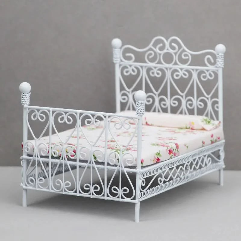1:12 Dollhouse Mini Single/Double Bed Home Bedroom Furniture Toy Gift Living Room Furniture Model Beautiful Handmade Iron Toy