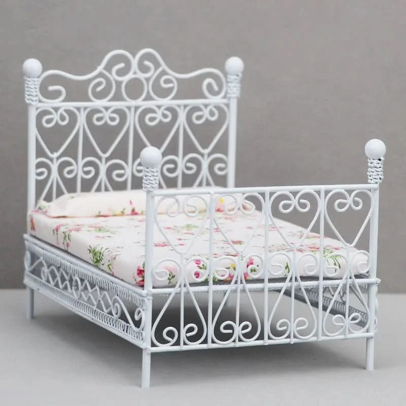 1:12 Dollhouse Mini Single/Double Bed Home Bedroom Furniture Toy Gift Living Room Furniture Model Beautiful Handmade Iron Toy