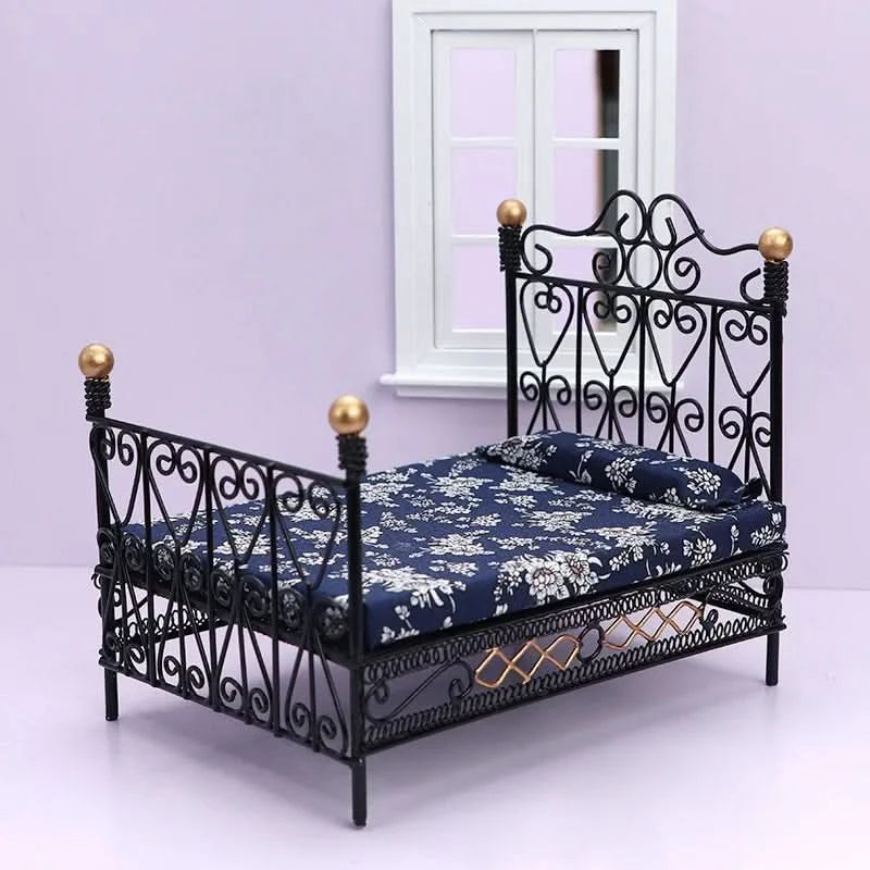 1:12 Dollhouse Mini Single/Double Bed Home Bedroom Furniture Toy Gift Living Room Furniture Model Beautiful Handmade Iron Toy