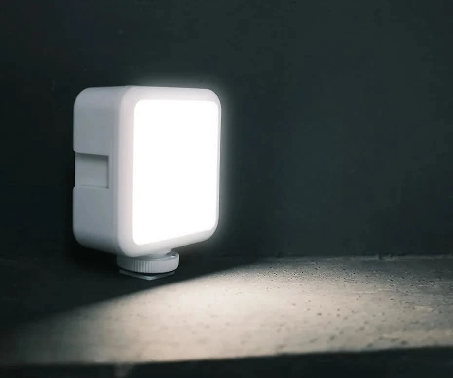 Ulanzi Vl49 Mini LED Video Light 2000mAh 5500K Fill Light for Camera Smartphone Photography Video Light Camera Light