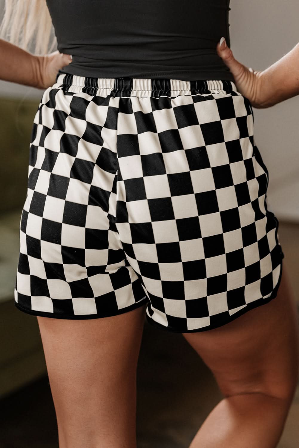 Schwarz karierte lässige Shorts mit elastischem Bund und Kordelzug