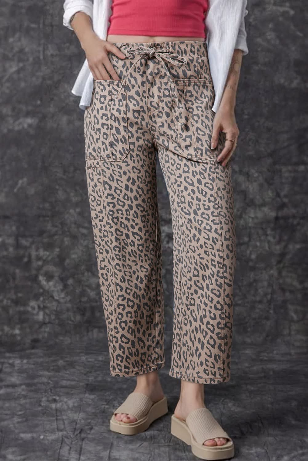 Khakifarbene Leopardenmuster Barrel-Jeans mit Kordelzug und elastischem Bund mit Taschen
